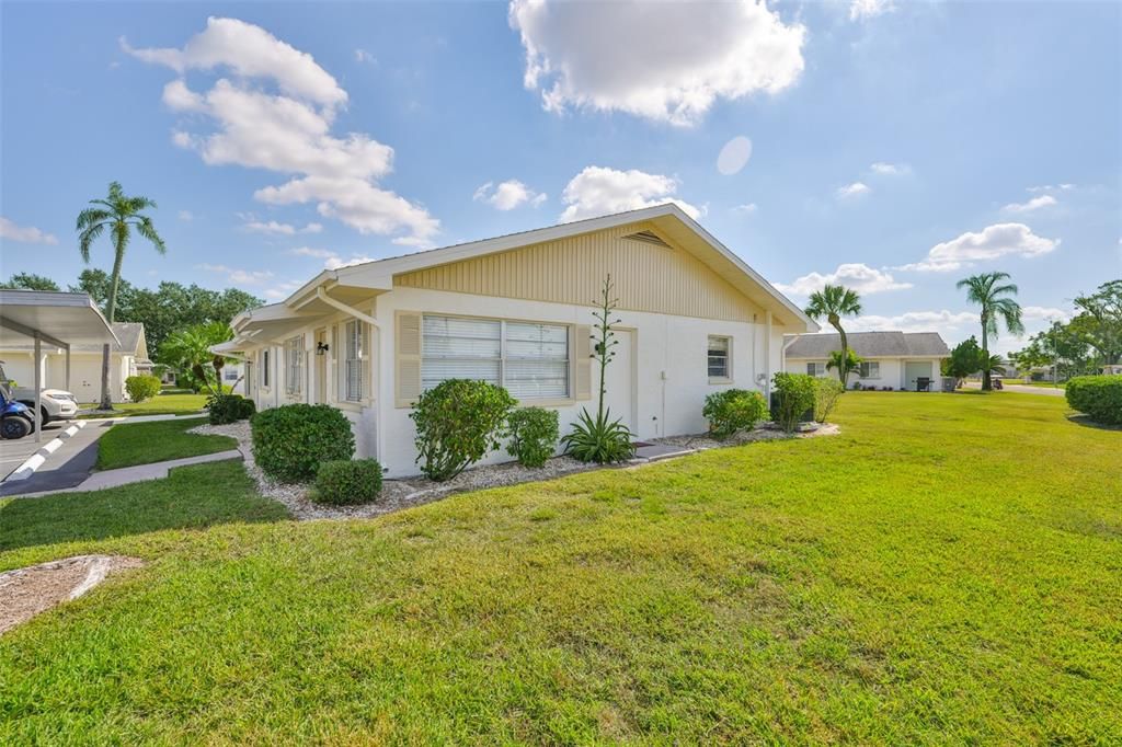 На продажу: $143,900 (1 спален, 1 ванн, 928 Квадратных фут)