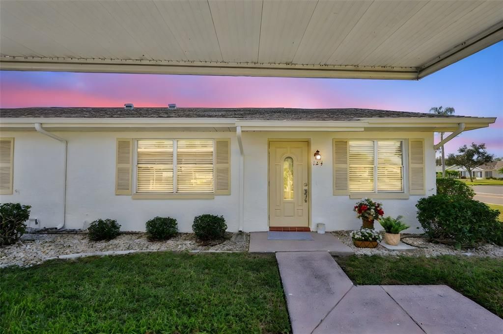 На продажу: $143,900 (1 спален, 1 ванн, 928 Квадратных фут)