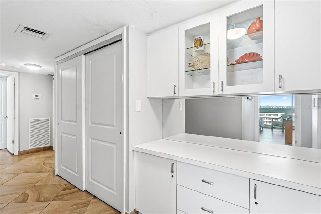 For Sale: $1,750,000 (2 beds, 2 baths, 1300 Square Feet)