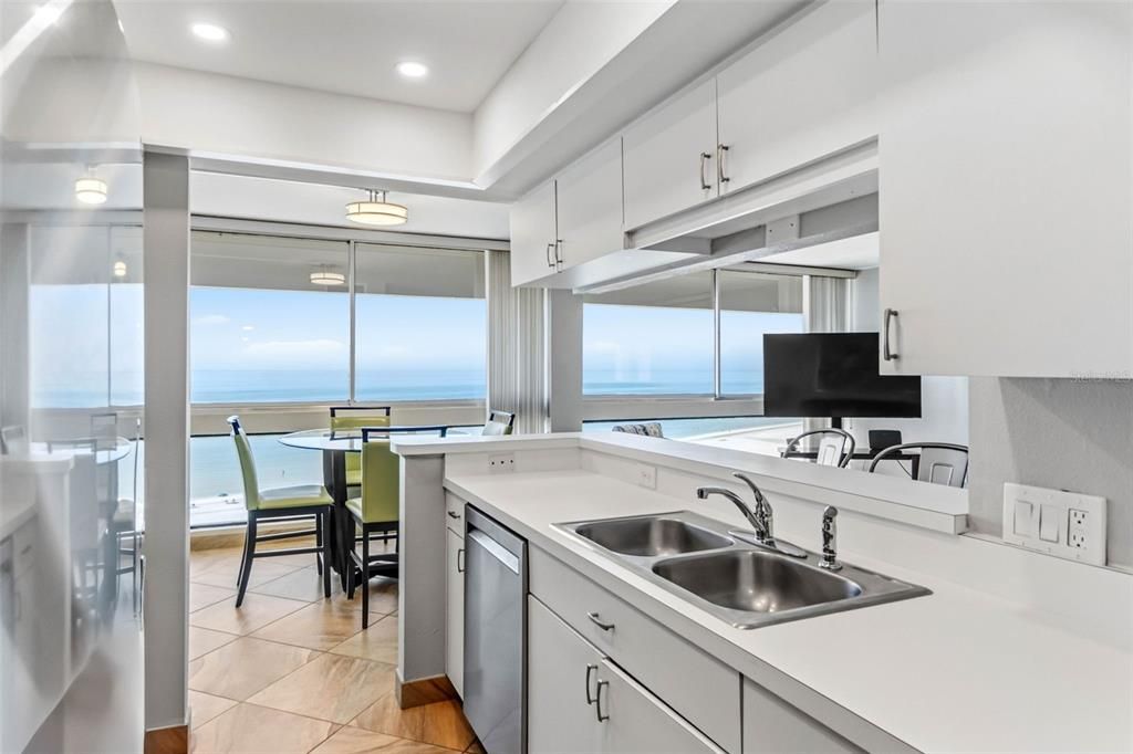 For Sale: $1,750,000 (2 beds, 2 baths, 1300 Square Feet)