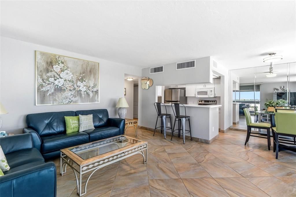 For Sale: $1,750,000 (2 beds, 2 baths, 1300 Square Feet)