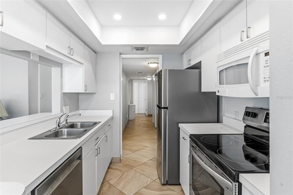 For Sale: $1,750,000 (2 beds, 2 baths, 1300 Square Feet)