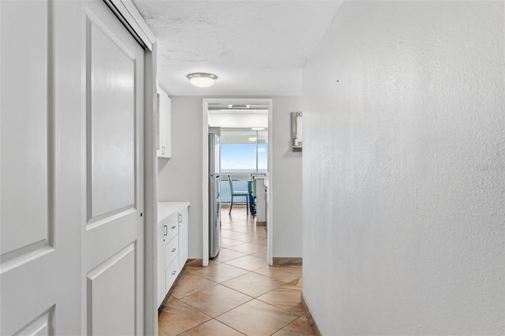 For Sale: $1,750,000 (2 beds, 2 baths, 1300 Square Feet)