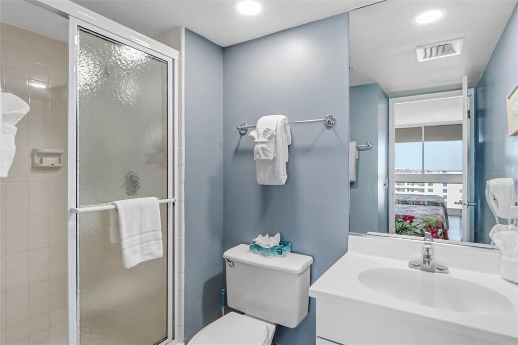 For Sale: $1,750,000 (2 beds, 2 baths, 1300 Square Feet)