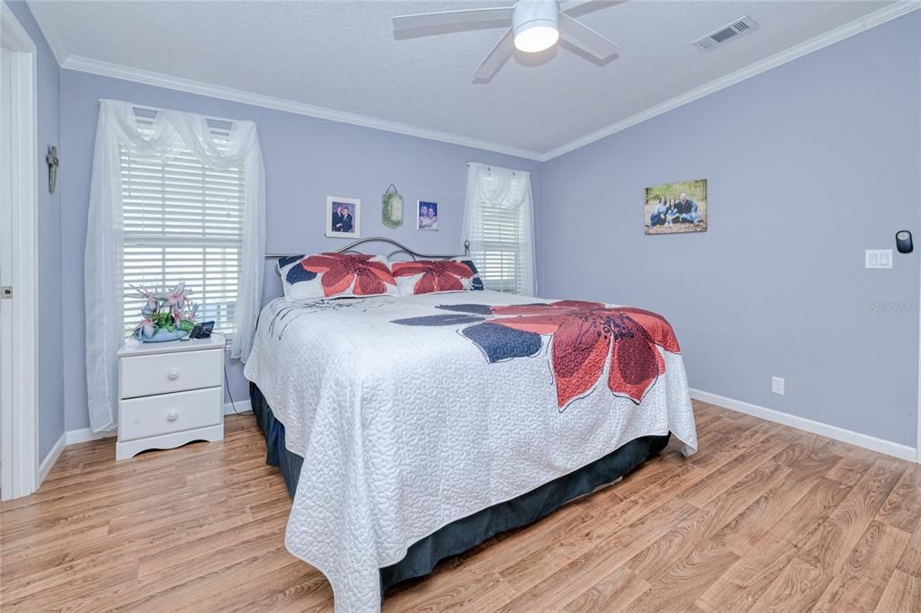 待售: $215,000 (2 贝兹, 2 浴室, 1196 平方英尺)