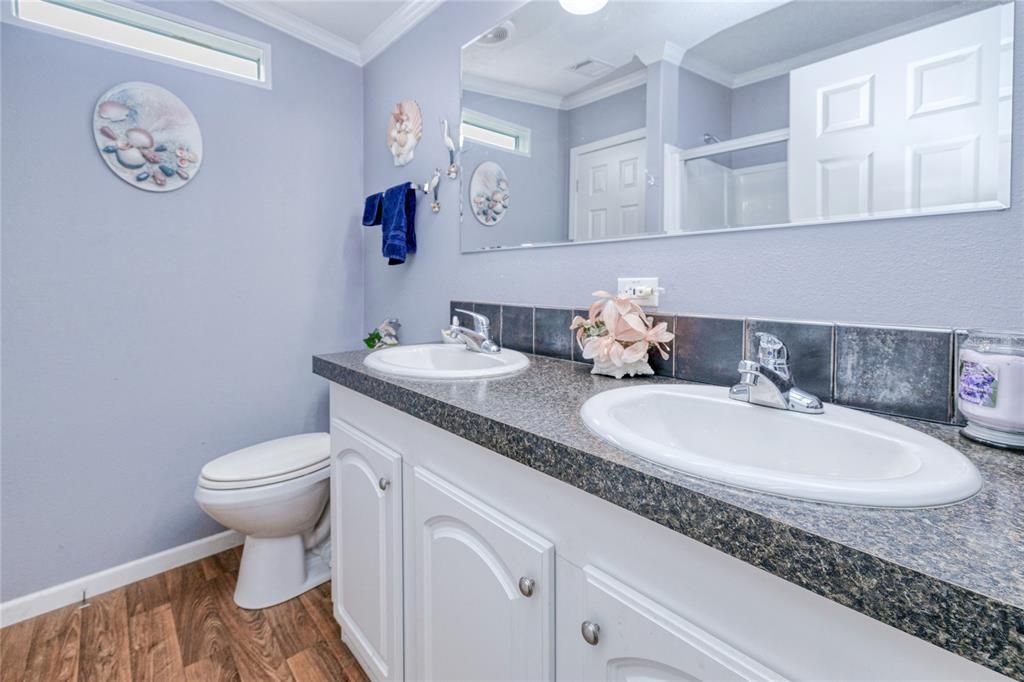 待售: $215,000 (2 贝兹, 2 浴室, 1196 平方英尺)