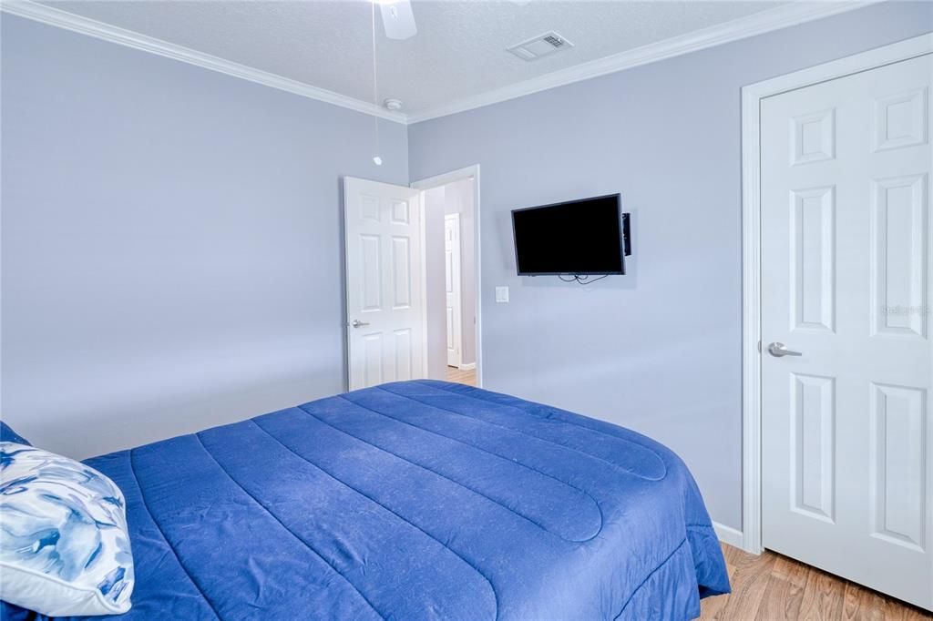 待售: $215,000 (2 贝兹, 2 浴室, 1196 平方英尺)