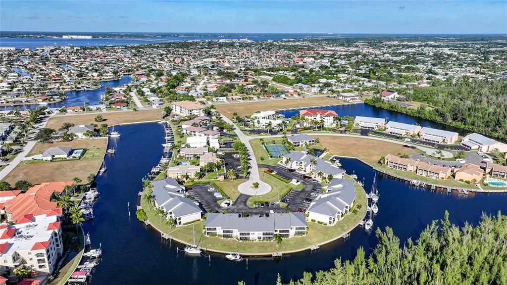 待售: $245,000 (2 贝兹, 2 浴室, 1138 平方英尺)