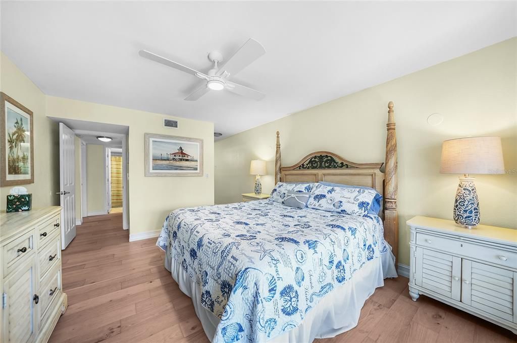 待售: $245,000 (2 贝兹, 2 浴室, 1138 平方英尺)