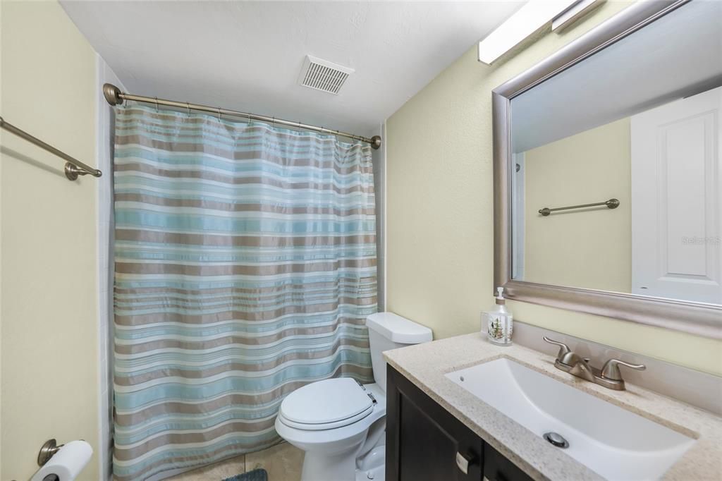 待售: $245,000 (2 贝兹, 2 浴室, 1138 平方英尺)