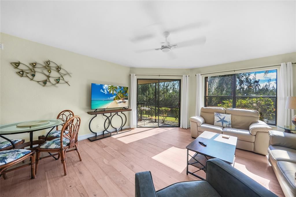 待售: $245,000 (2 贝兹, 2 浴室, 1138 平方英尺)