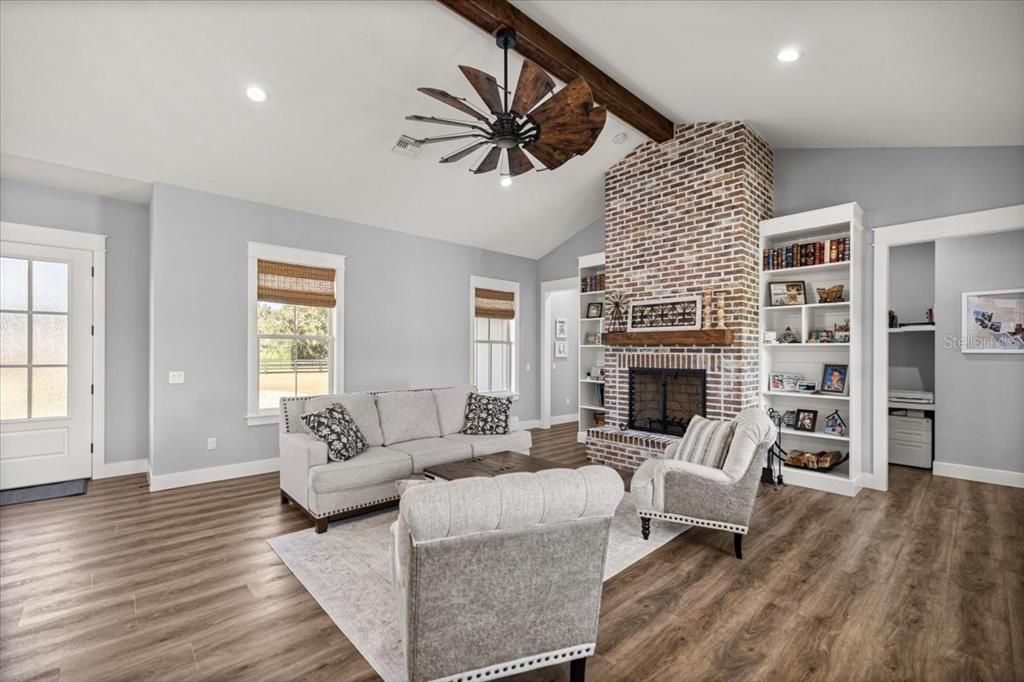 На продажу: $1,249,900 (4 спален, 3 ванн, 3088 Квадратных фут)