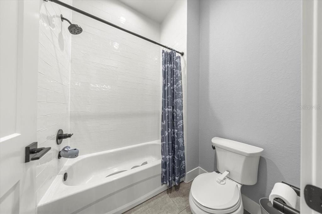 На продажу: $1,249,900 (4 спален, 3 ванн, 3088 Квадратных фут)