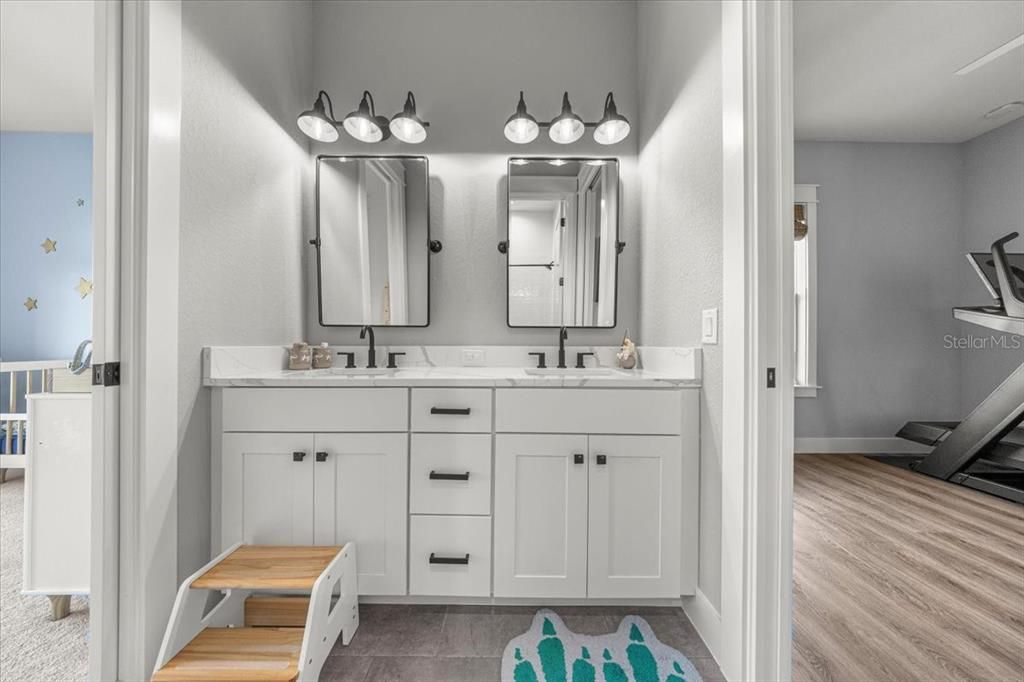 На продажу: $1,249,900 (4 спален, 3 ванн, 3088 Квадратных фут)