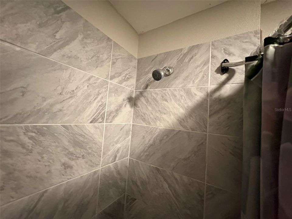 待售: $290,000 (4 贝兹, 2 浴室, 1875 平方英尺)