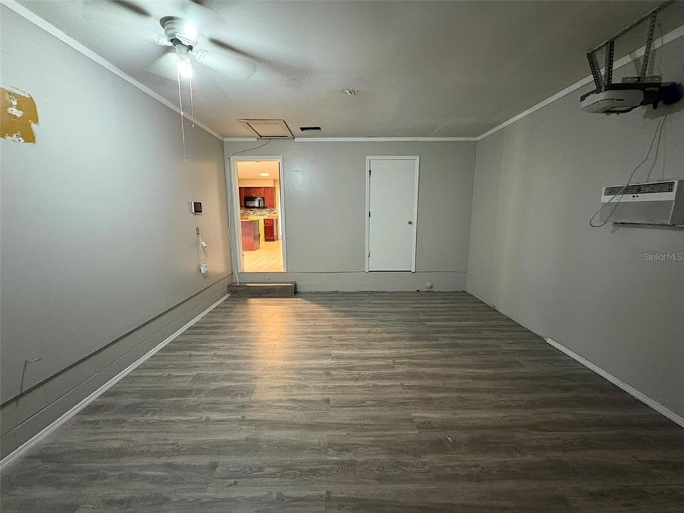 待售: $290,000 (4 贝兹, 2 浴室, 1875 平方英尺)