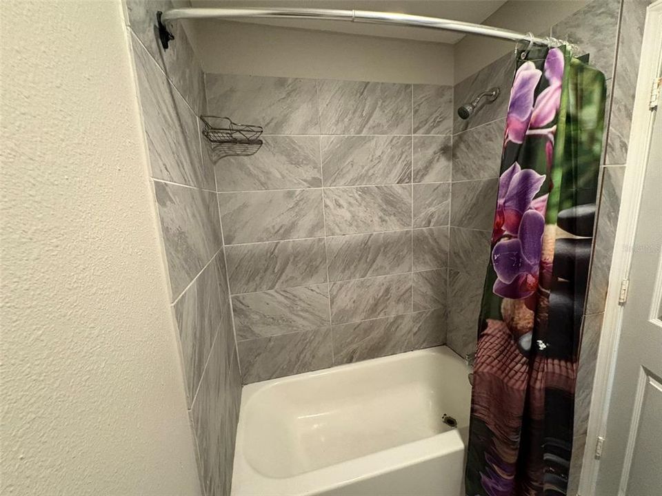 待售: $290,000 (4 贝兹, 2 浴室, 1875 平方英尺)