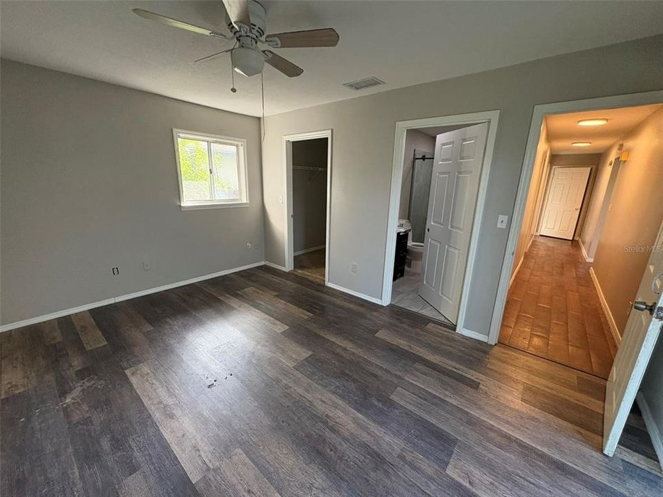 待售: $290,000 (4 贝兹, 2 浴室, 1875 平方英尺)