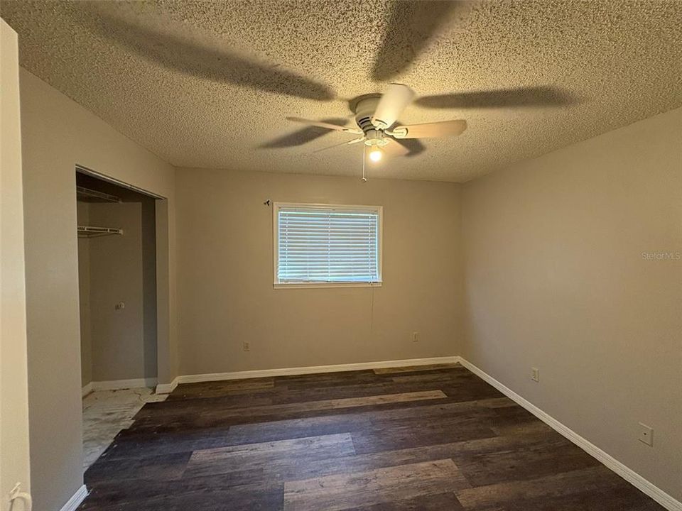 待售: $290,000 (4 贝兹, 2 浴室, 1875 平方英尺)