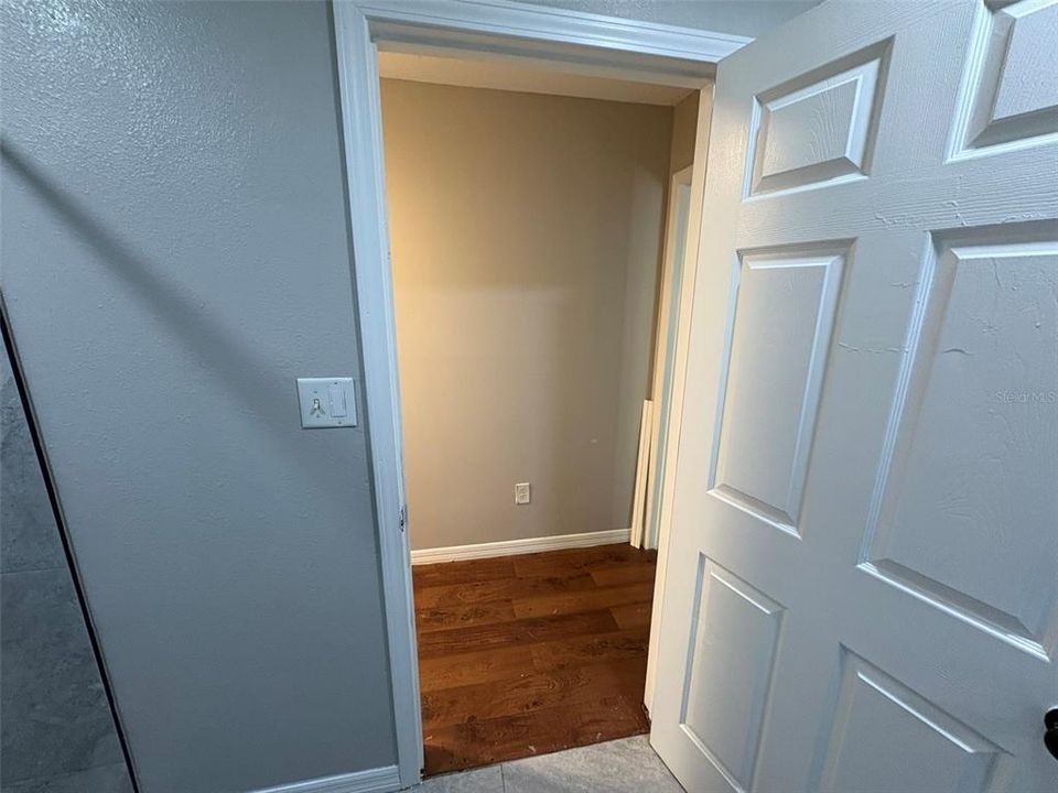 待售: $290,000 (4 贝兹, 2 浴室, 1875 平方英尺)