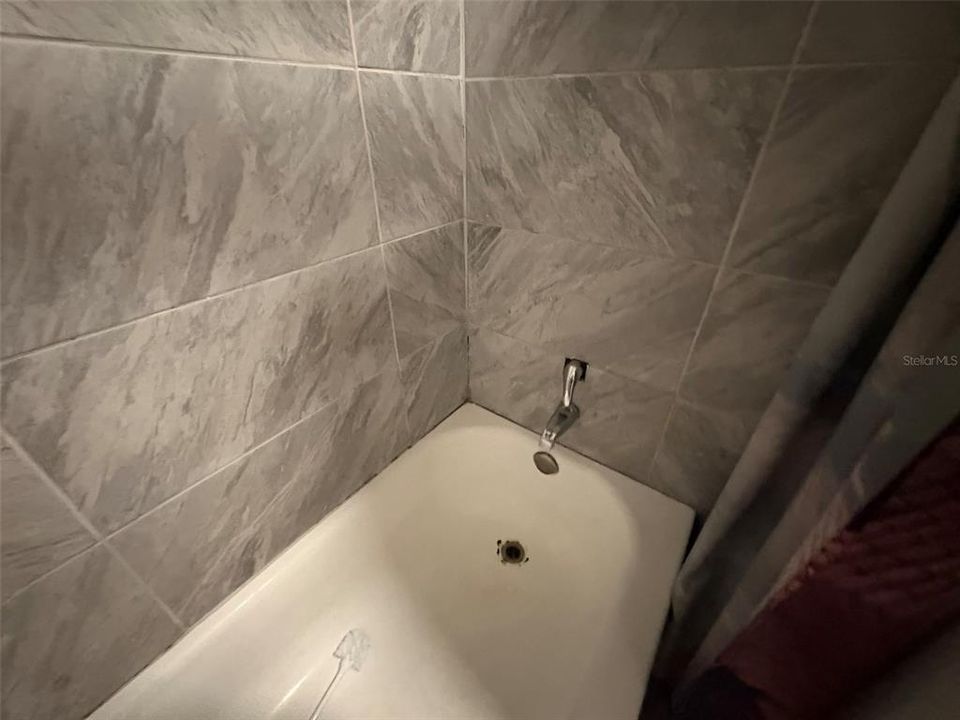 待售: $290,000 (4 贝兹, 2 浴室, 1875 平方英尺)