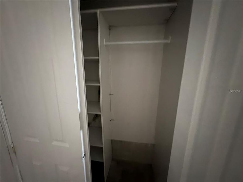 待售: $290,000 (4 贝兹, 2 浴室, 1875 平方英尺)