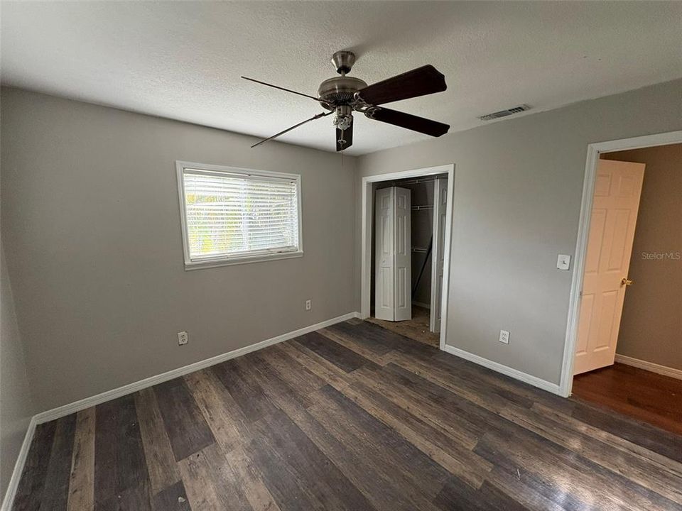 待售: $290,000 (4 贝兹, 2 浴室, 1875 平方英尺)