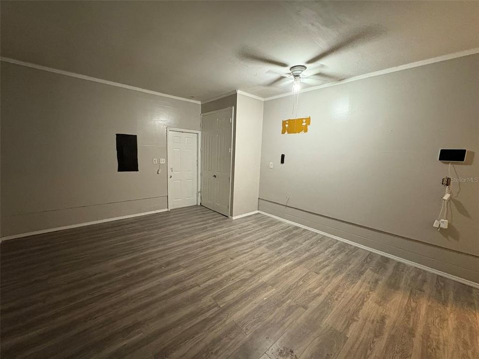 待售: $290,000 (4 贝兹, 2 浴室, 1875 平方英尺)