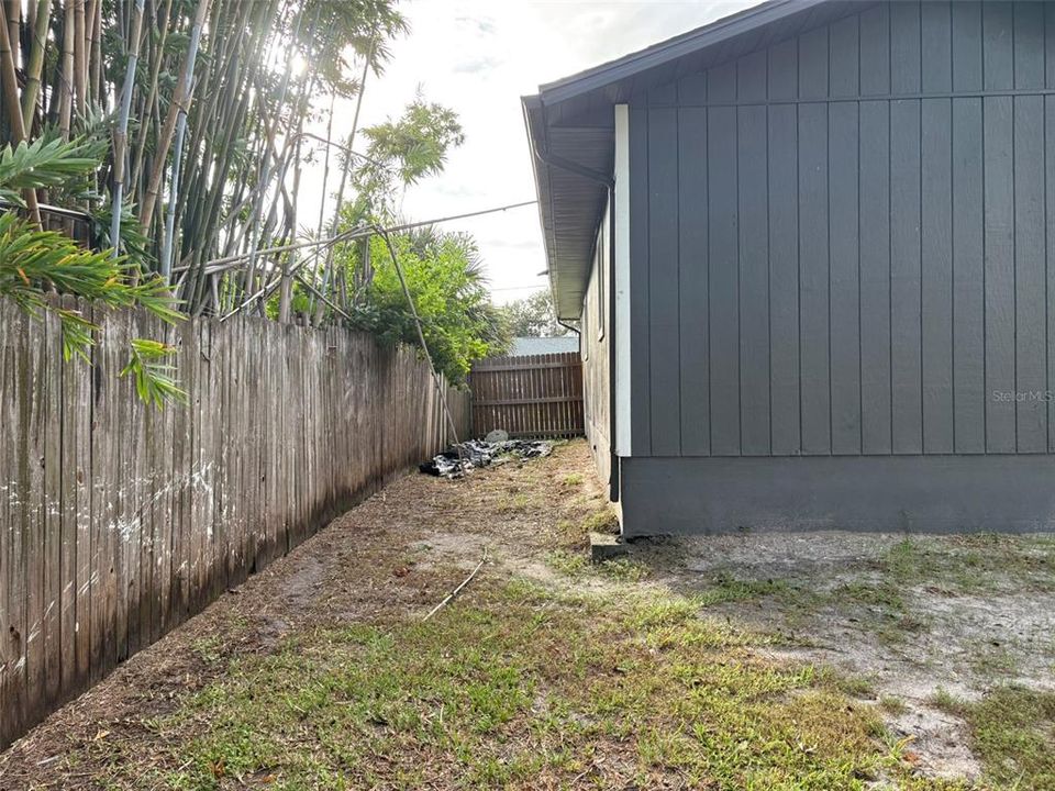 待售: $290,000 (4 贝兹, 2 浴室, 1875 平方英尺)