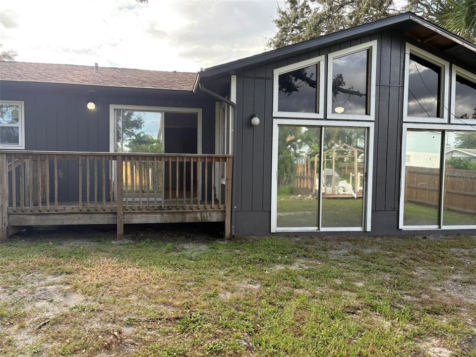 待售: $290,000 (4 贝兹, 2 浴室, 1875 平方英尺)