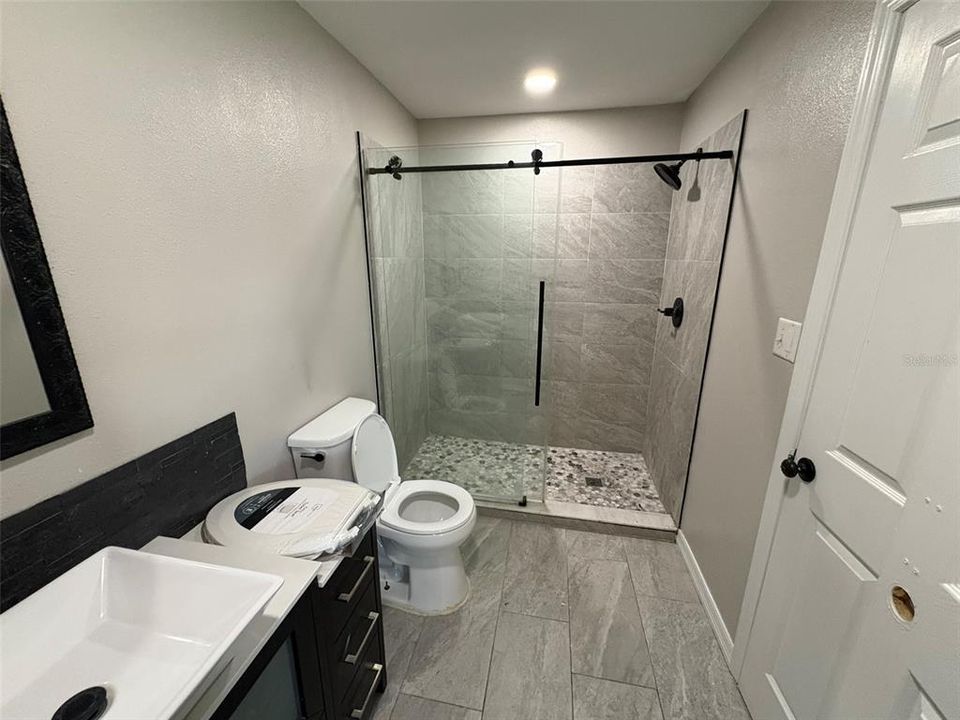 待售: $290,000 (4 贝兹, 2 浴室, 1875 平方英尺)