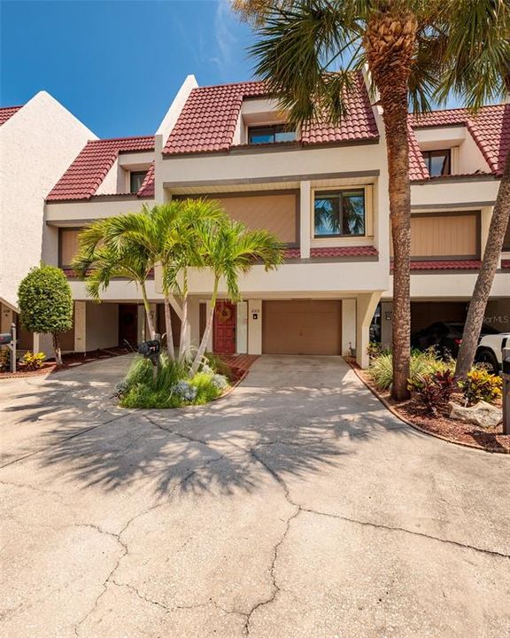 出租: $4,500 (3 贝兹, 3 浴室, 1930 平方英尺)