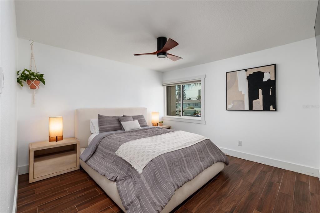 出租: $4,500 (3 贝兹, 3 浴室, 1930 平方英尺)