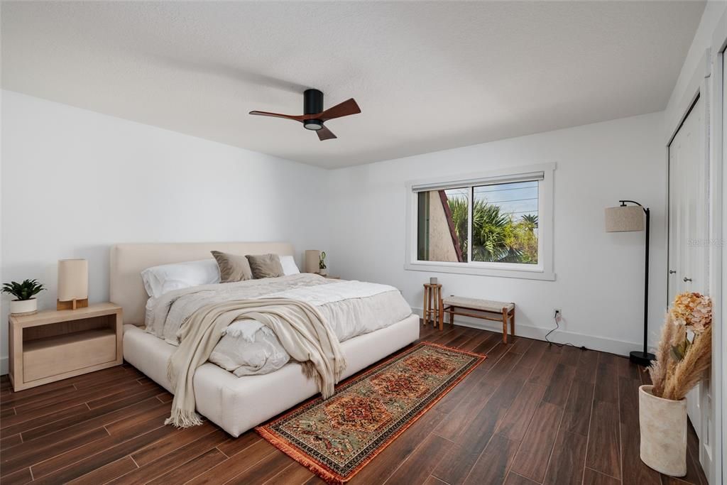 出租: $4,500 (3 贝兹, 3 浴室, 1930 平方英尺)