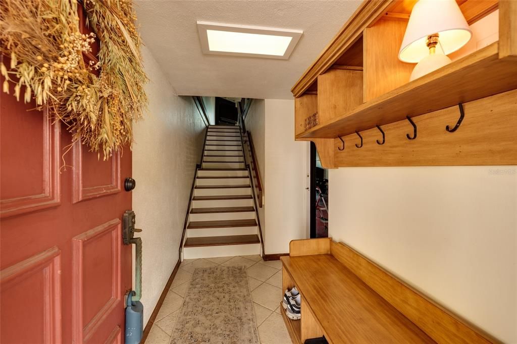 出租: $4,500 (3 贝兹, 3 浴室, 1930 平方英尺)