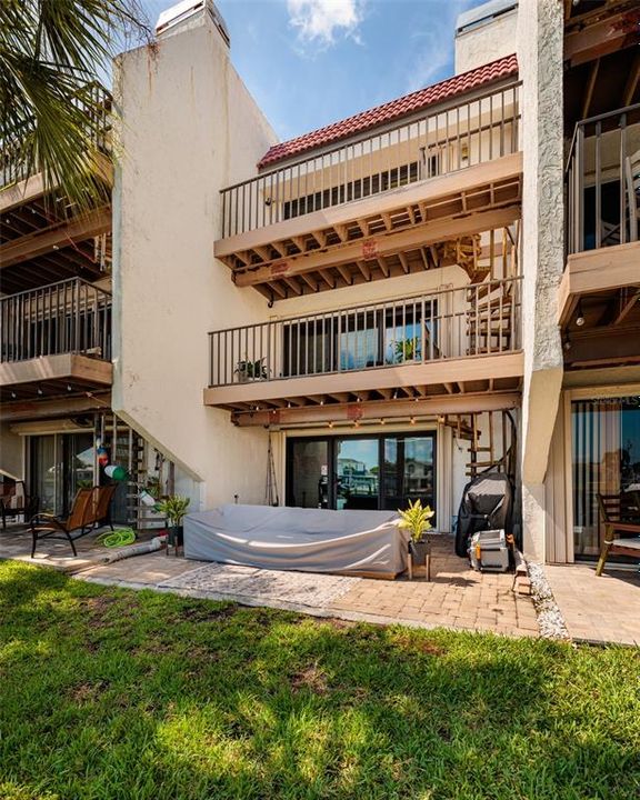 出租: $4,500 (3 贝兹, 3 浴室, 1930 平方英尺)