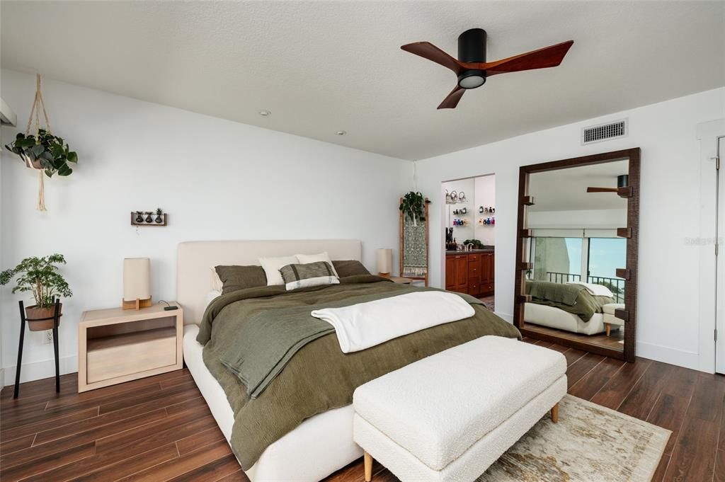 出租: $4,500 (3 贝兹, 3 浴室, 1930 平方英尺)