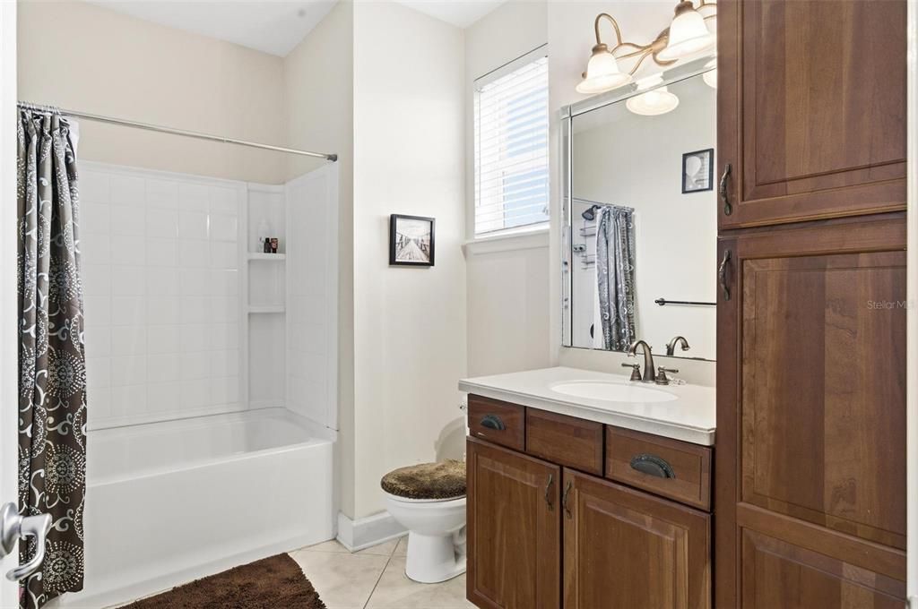 На продажу: $275,000 (3 спален, 2 ванн, 2000 Квадратных фут)