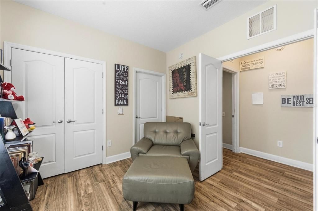 На продажу: $275,000 (3 спален, 2 ванн, 2000 Квадратных фут)