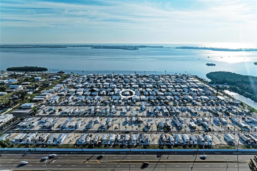 For Sale: $220,000 (2 beds, 1 baths, 894 Square Feet)