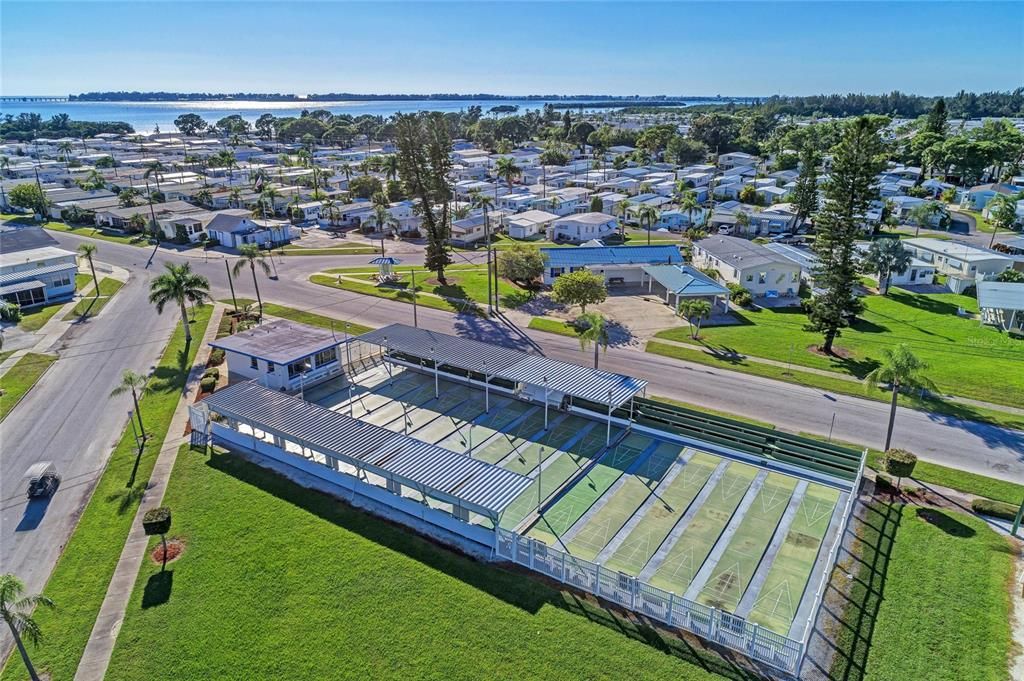 For Sale: $220,000 (2 beds, 1 baths, 894 Square Feet)