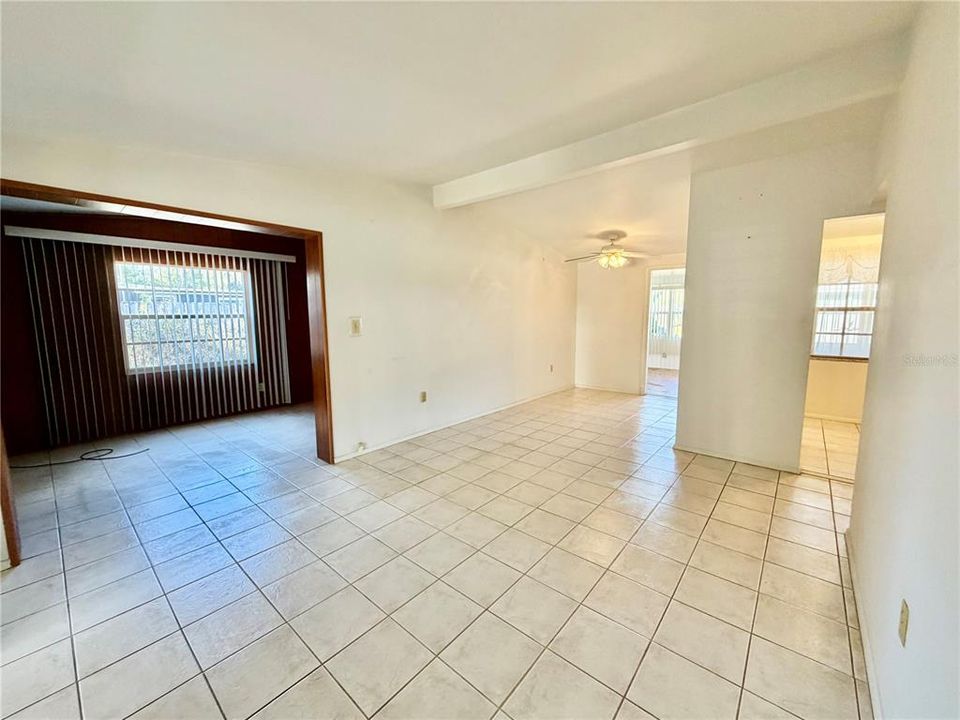 For Sale: $195,000 (3 beds, 2 baths, 864 Square Feet)