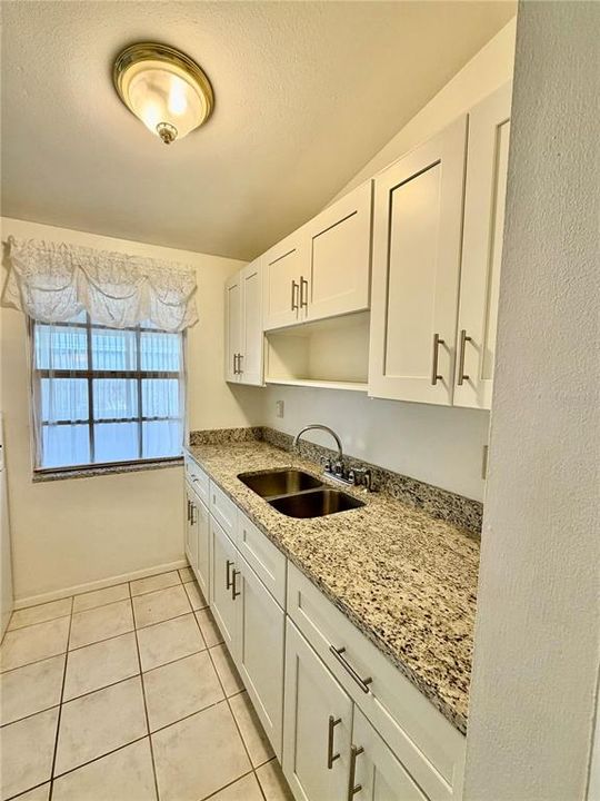 For Sale: $195,000 (3 beds, 2 baths, 864 Square Feet)