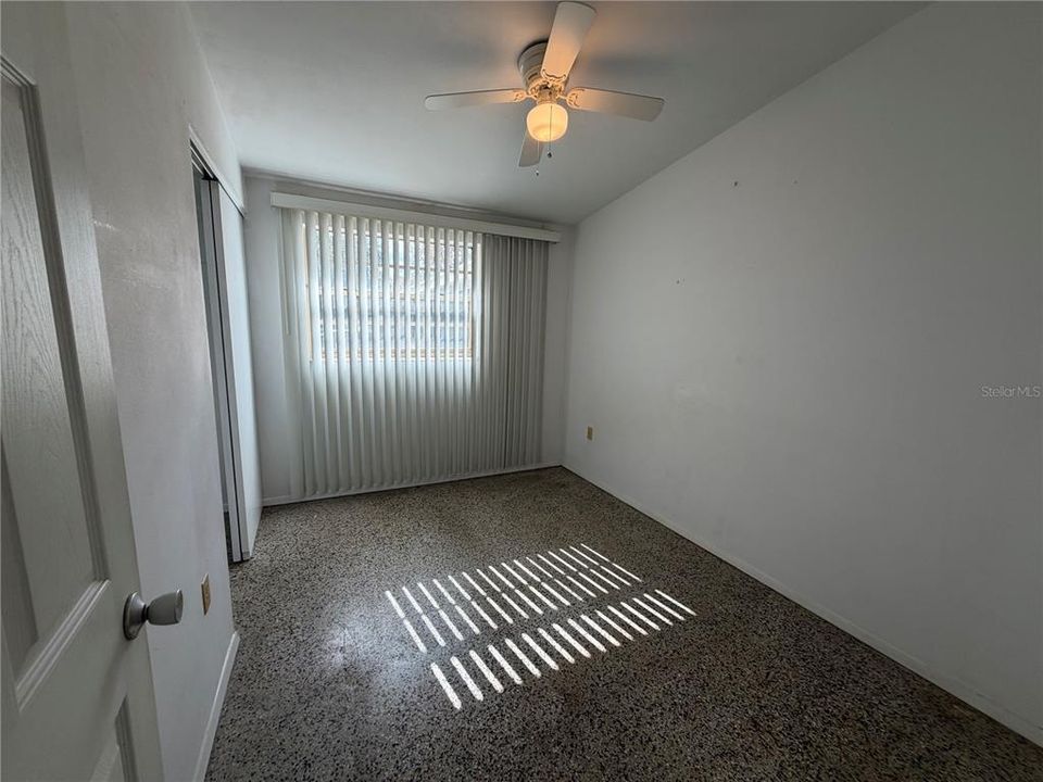 For Sale: $195,000 (3 beds, 2 baths, 864 Square Feet)