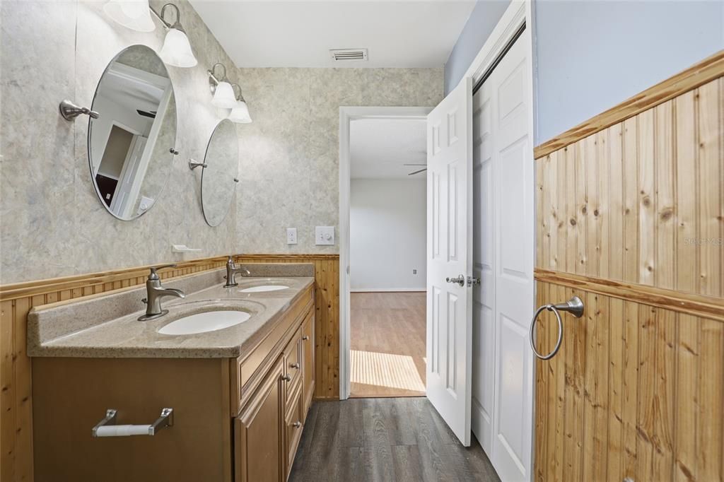 待售: $315,000 (3 贝兹, 2 浴室, 2101 平方英尺)