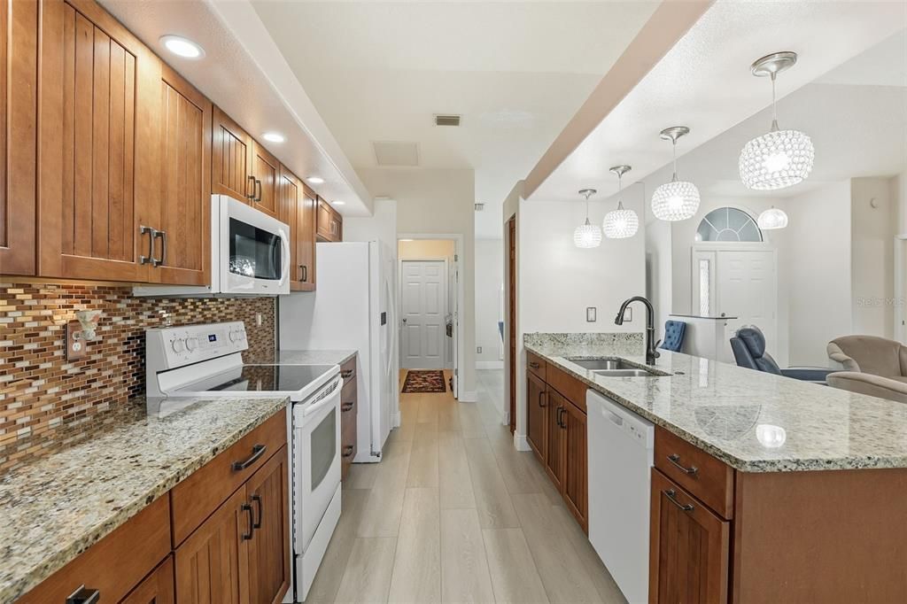 待售: $379,900 (3 贝兹, 2 浴室, 1585 平方英尺)