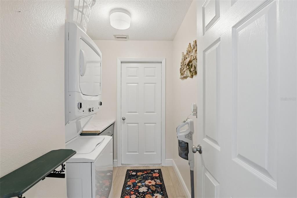 待售: $379,900 (3 贝兹, 2 浴室, 1585 平方英尺)