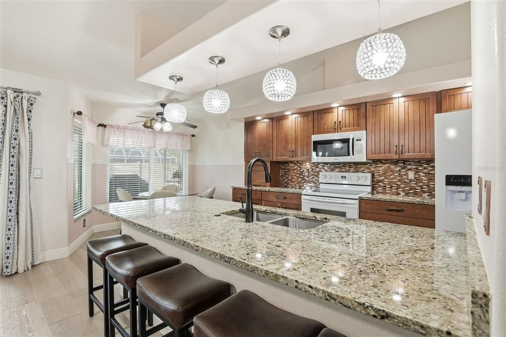 待售: $379,900 (3 贝兹, 2 浴室, 1585 平方英尺)