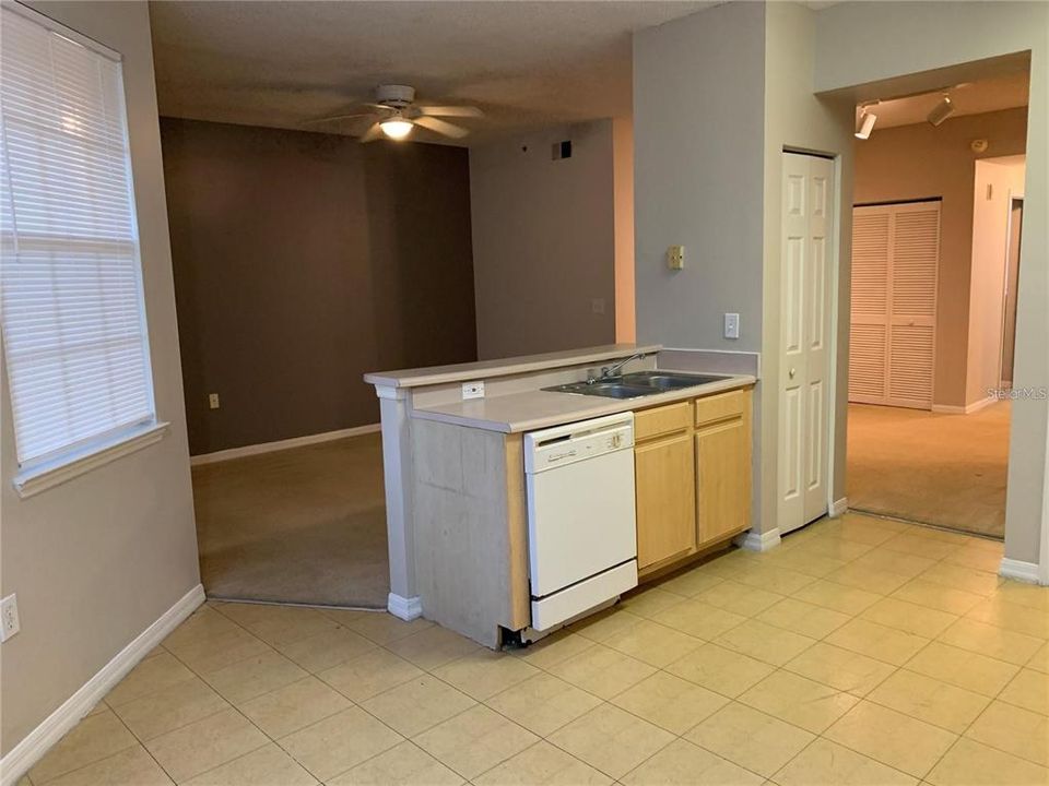 For Rent: $1,650 (2 beds, 2 baths, 999 Square Feet)
