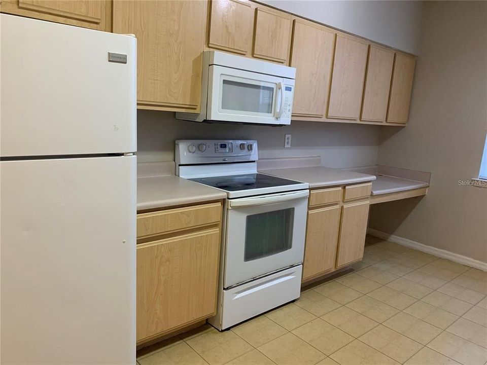For Rent: $1,650 (2 beds, 2 baths, 999 Square Feet)